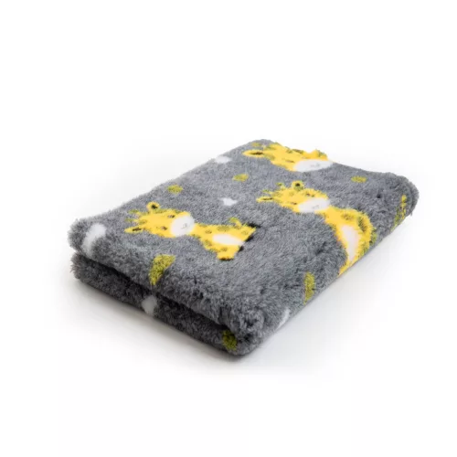 VetBed DryBed – Csúszásmentes kisállatfekhely – Zsiráfok 75x100cm